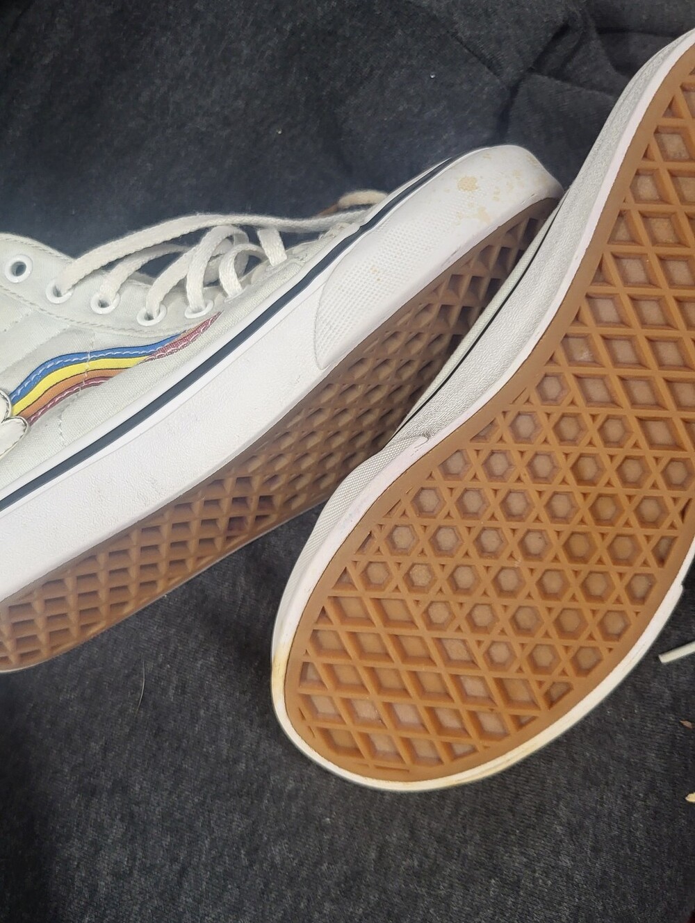 VANS Sk8-Hi Zip (Rainbow Sidestripe) Girls Skate Canvas Sneakers Size 1 - Picture 2 of 7